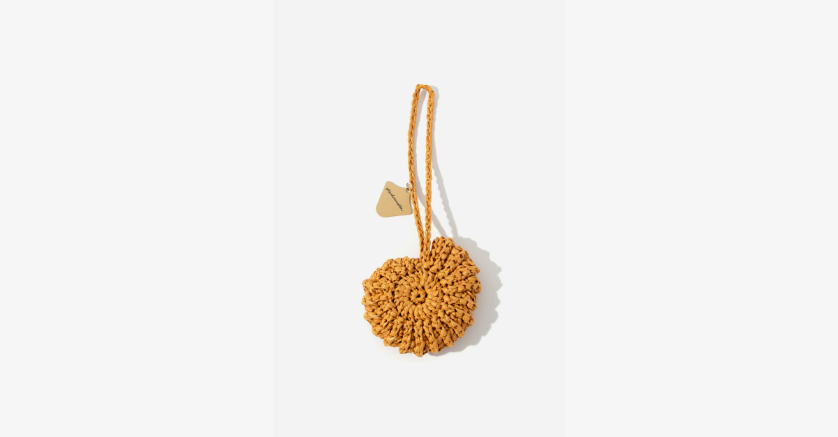 raffia-shell-keychain-light-brown-x-0-2